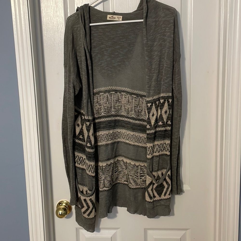 Hollister gray printed cardigan